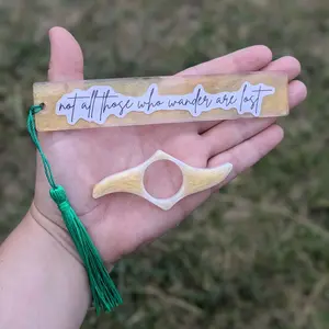 The Lord of the Rings Inspired Bookmark and Book Holder Set with "Not All Those Who Wander Are Lost" Quote and Green Tassel