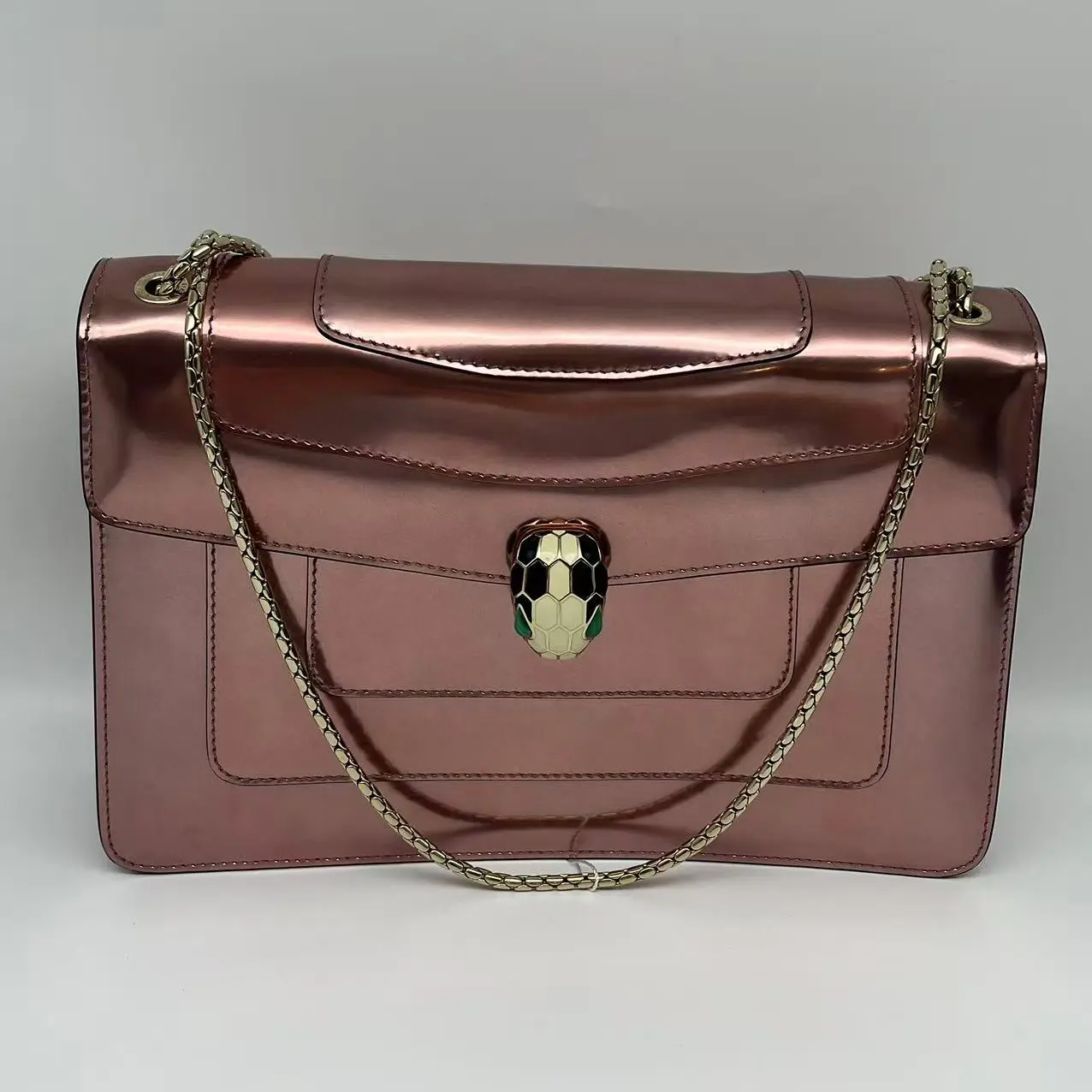 Pre-owned Bvlgari Serpenti Leather Shoulder Bag Symbol of Luxury, Complements Any Outfit, Suitable for Any Occasion