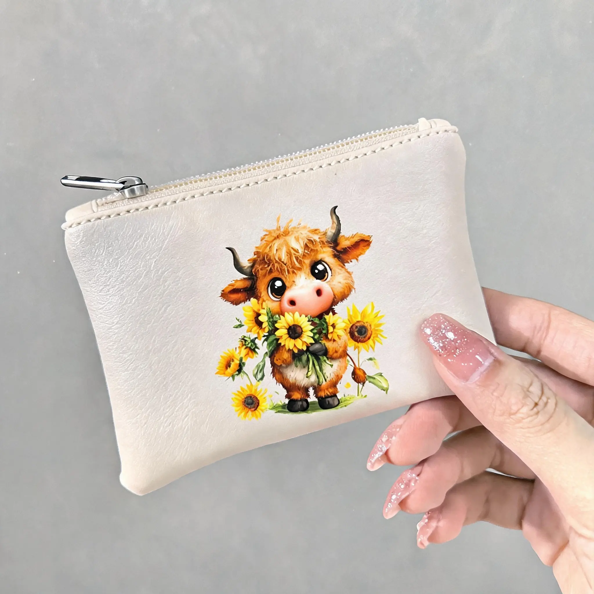 Cute Highland Cow Coin Purse with Sunflower, Aesthetic Mini Zipper Wallet for Women Girls,PU Leather Change Purse Card Holder & Lipstick Pouch Bag