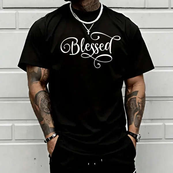 Men's "Blessed" Calligraphy Graphic T-Shirt - Menswear Fashion Short-Sleeve Round Neck Inspirational Faith Quote Casual Top for Everyday Wear, Church