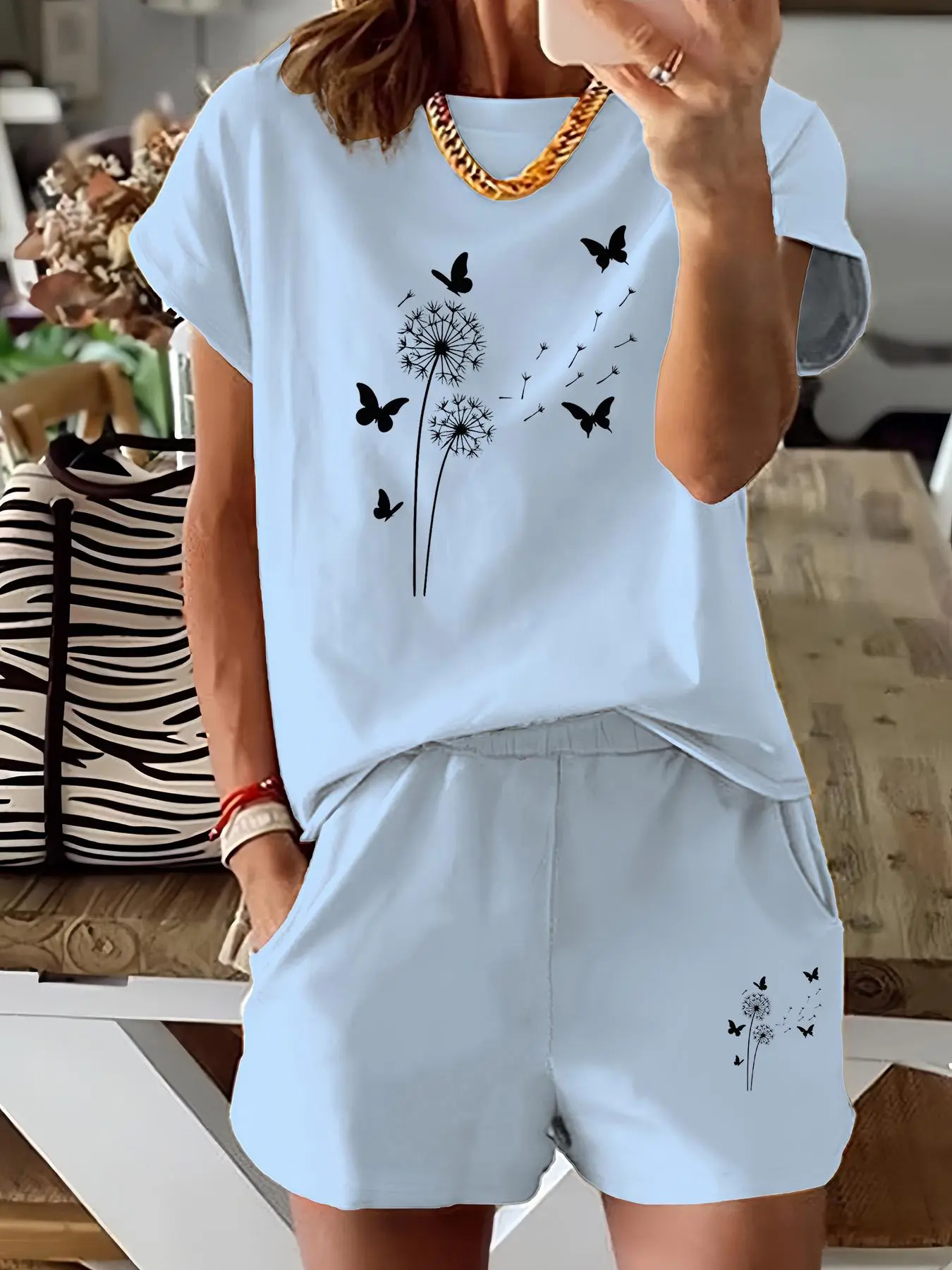 Two-Piece Set Women's Dandelion & Butterfly Print Tee & Shorts, Casual Round Neck Short Sleeve T-Shirt & Shorts for Daily Wear, Ladies Summer Clothes, Suits
