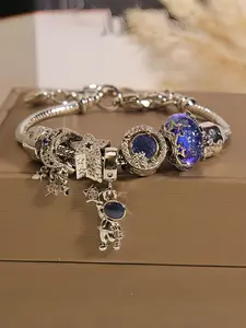 Unique Luxury Astronaut Pendant Bracelet, Star Moon Shimmer Galaxy Pickstar Hand Chain, Women's Fashion Jewelry, Elegant Accessory