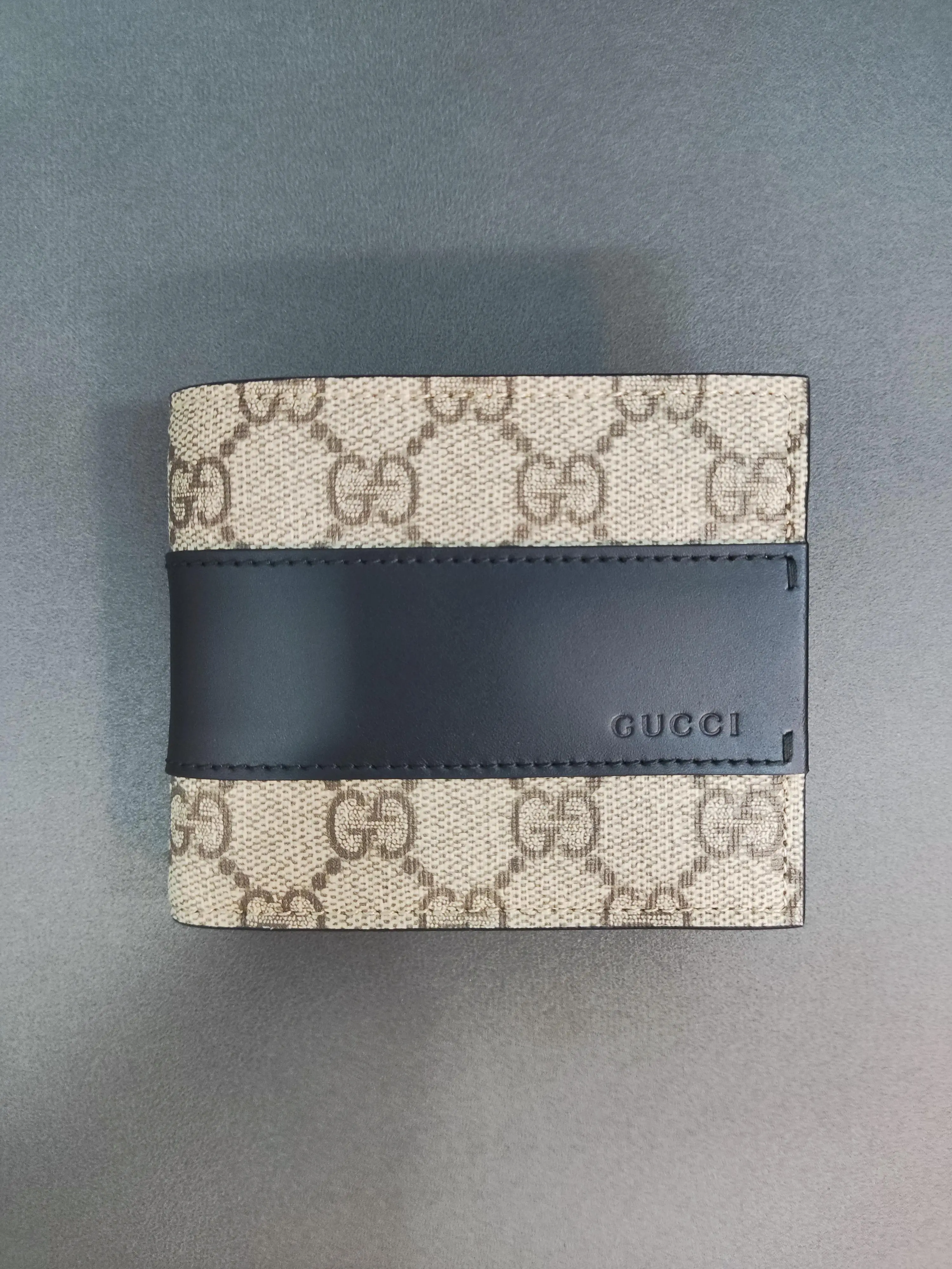 Gucci GG Supreme Beige/Ebony Canvas and Black Leather Bi-fold Wallet【senza 2U】