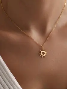 Elegant Sun Pendant Necklace for Women, Simple Design, Fashionable Casual Jewelry, Perfect for Daily Wear, Stylish Accessory