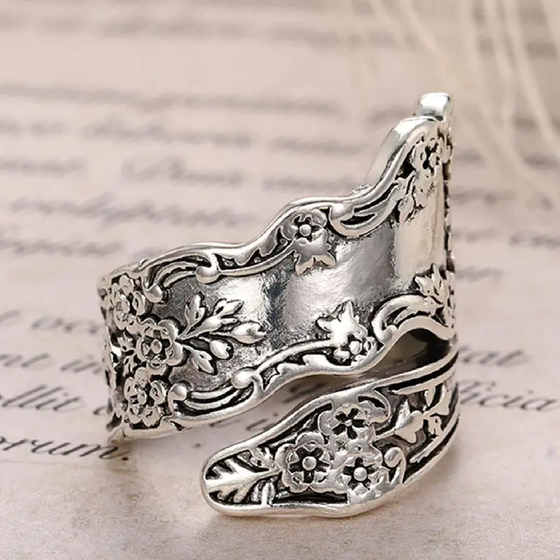 Vintage Women's Leaf Decor Asymmetrical Ring, Fashion Accessories for Women, Trendy Accessories