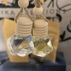 Car Air Freshener Diffuser - Clear Glass Bottle with Wooden Beads, Ideal for Freshening Car Interiors