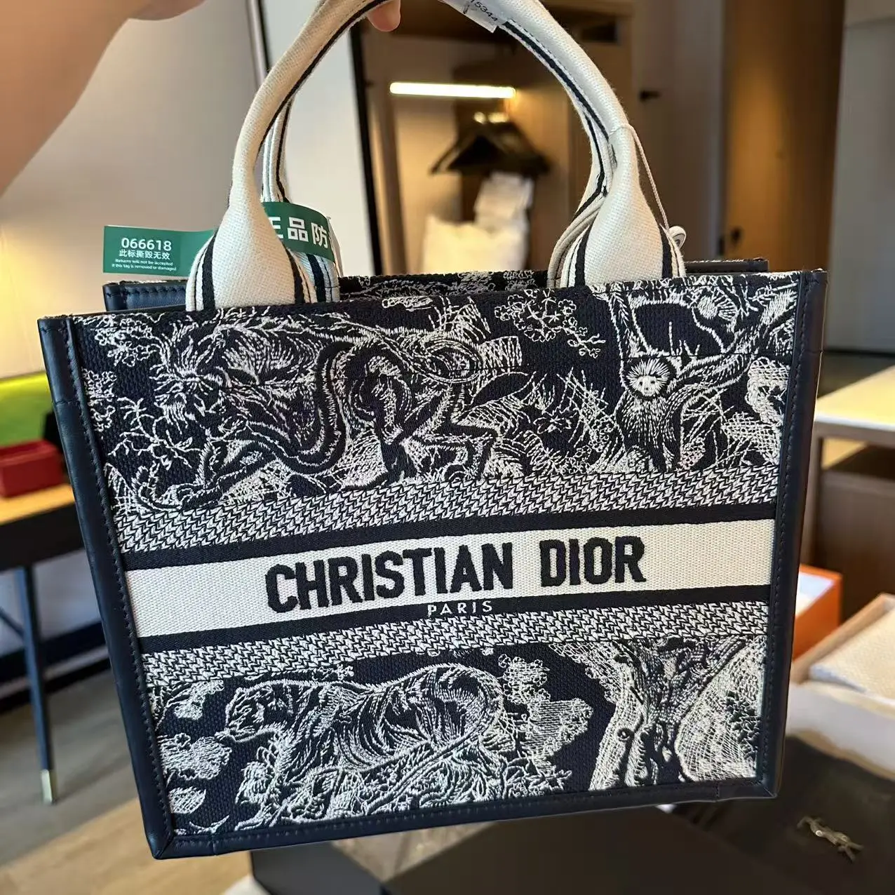 Pre-owned Dior Leather Shoulder Bags DIOR
