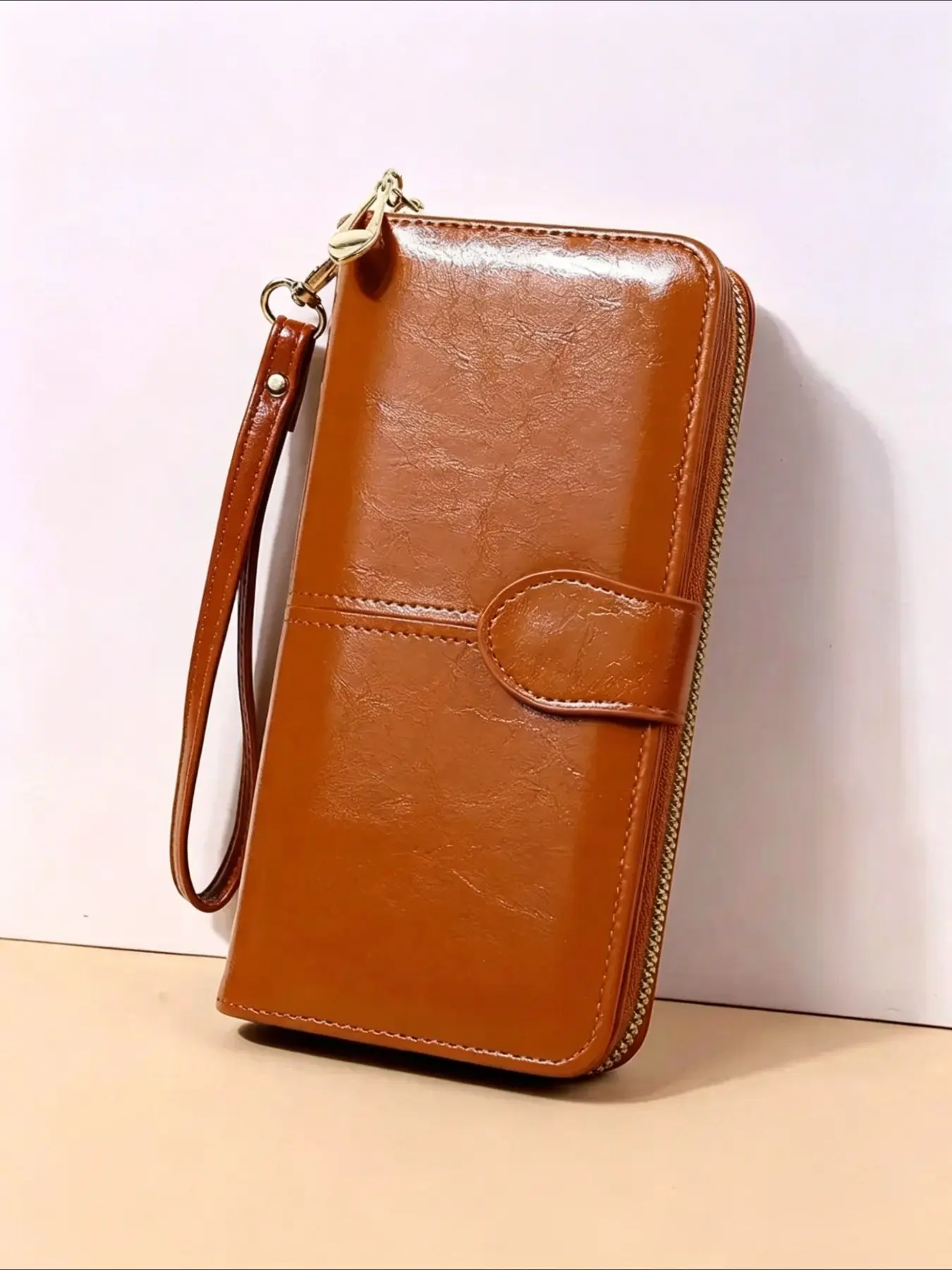 Women's Vintage Oil Wax PU Leather Clutch Wallet Female Large Capacity Phone Purse Ladies Wristband Simple Card Holder Pouch Bag Zipper Wristlet Purse Casual Zipper Purse Clutches Wristlets