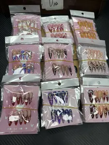 Una(14065)gc.40$ get 20 pairs of random stilettos nails. We have different styles.