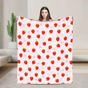 Cute pink strawberry and bows pattern wrinkle-resistant fuzzy flannel throw blanket, portable travel camping blanket
