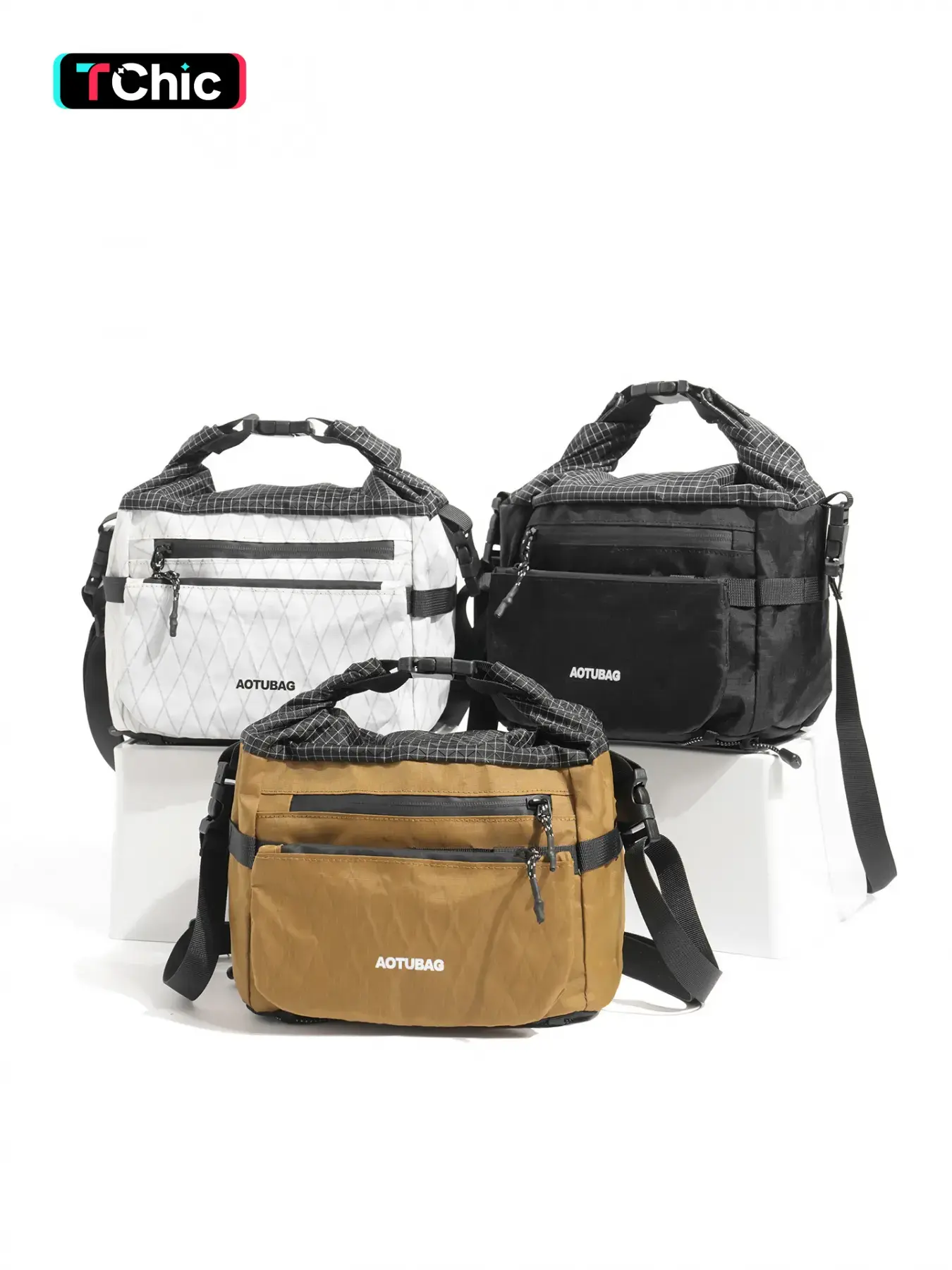 Lightweight outdoor functional drawstring crossbody bag, Versatile shoulder bag, Splicing grid pattern, waterproof fabric, can be carried on one shoulder or diagonally, adjustable wide shoulder strap for comfortable shoulder support