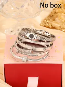 5-piece set of French elegant and fashionable classic bracelets, made of stainless steel material, suitable for daily wear and important occasions Stackable Bracelet