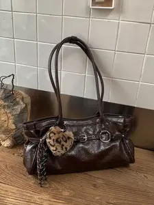 Large capacity retro versatile shoulder bag, fashionable and simple casual texture handbag, niche design temperament exquisite armpit bag, suitable for shopping, commuting, work, daily outings, parties