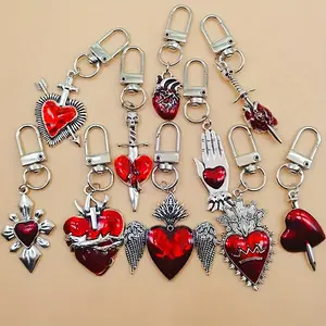 1 Piece Metal Heart Shape Keychain, Gothic Style Winged Heart Keychain, Suitable for Valentine's Day, Halloween, Decorative Red Enamel Love Heart Keychain