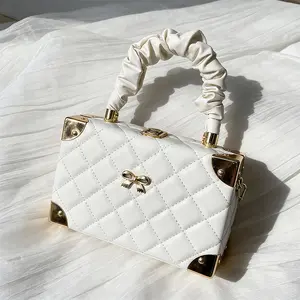 Women's Square Quilted Shoulder Bag Chic PU Leather Crossbody Bags with Bow Accent & Chain for Party