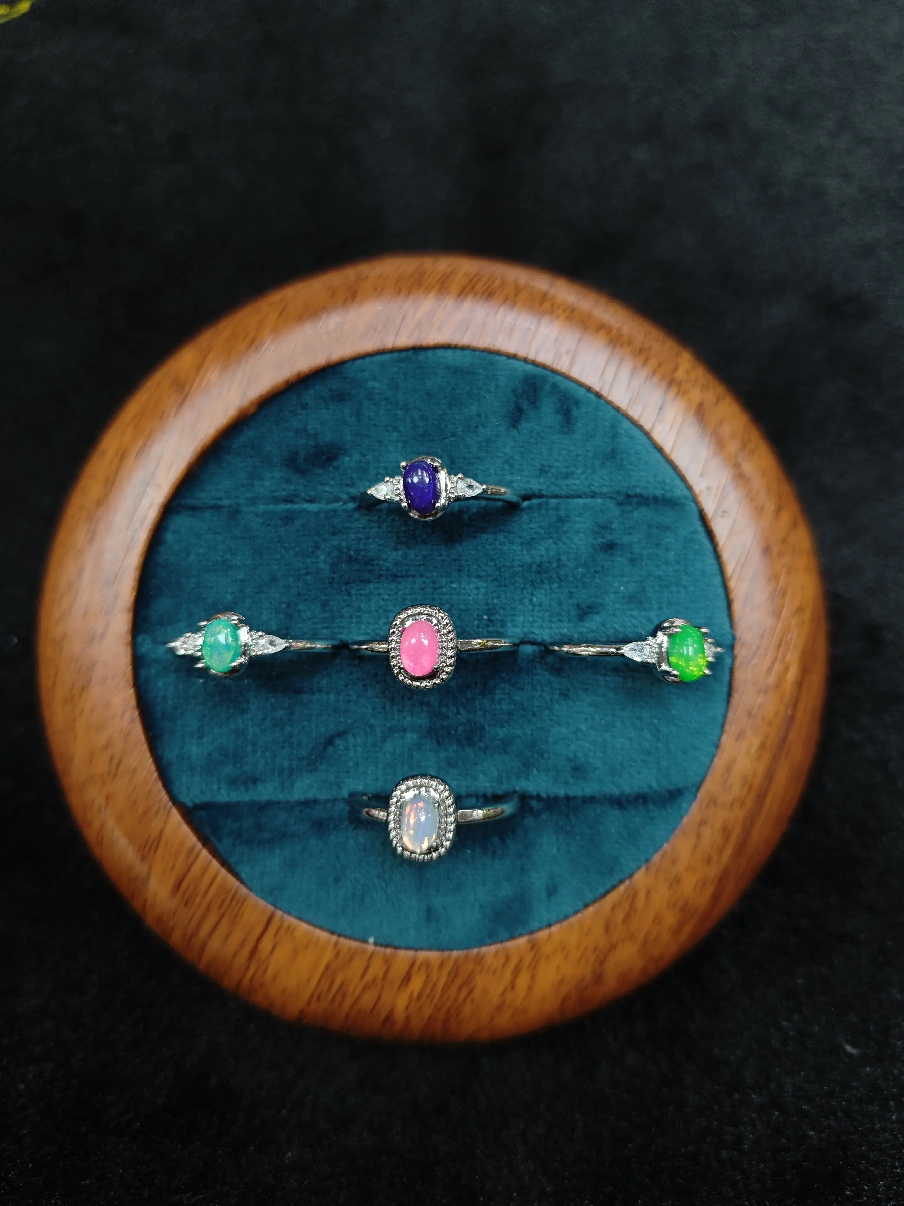 Ruby(14647)gc.Vintage Rainbow Opal Stacking Rings - Silver Tone Oval Cut Colorful Adjustable Boho Jewelry Set