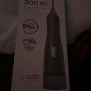 COSLUS CX20  Cordless Water Flosser Set, 5 Nozzles , IPX7 Waterproof,3 Modes, Teeth Cleaner, Portable Dental Care Set, Home Travel Gift,Couples,Braces, Rechargeable, Waterproof, Portable for Travel, BPA-Free Kits Oral Irrigator,White