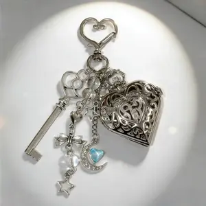 2026 New Unique Design Heart Dial Keychain, Elegant Vintage Pocket Watch Pendant, High-End Bag Charm, Stylish Accessory