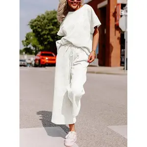 Textured Two-Piece Tracksuit - Women's Crew Neck Pullover and Wide-Leg Pants Sports Set with 3/4 Batwing Sleeves Clothes Womenswear