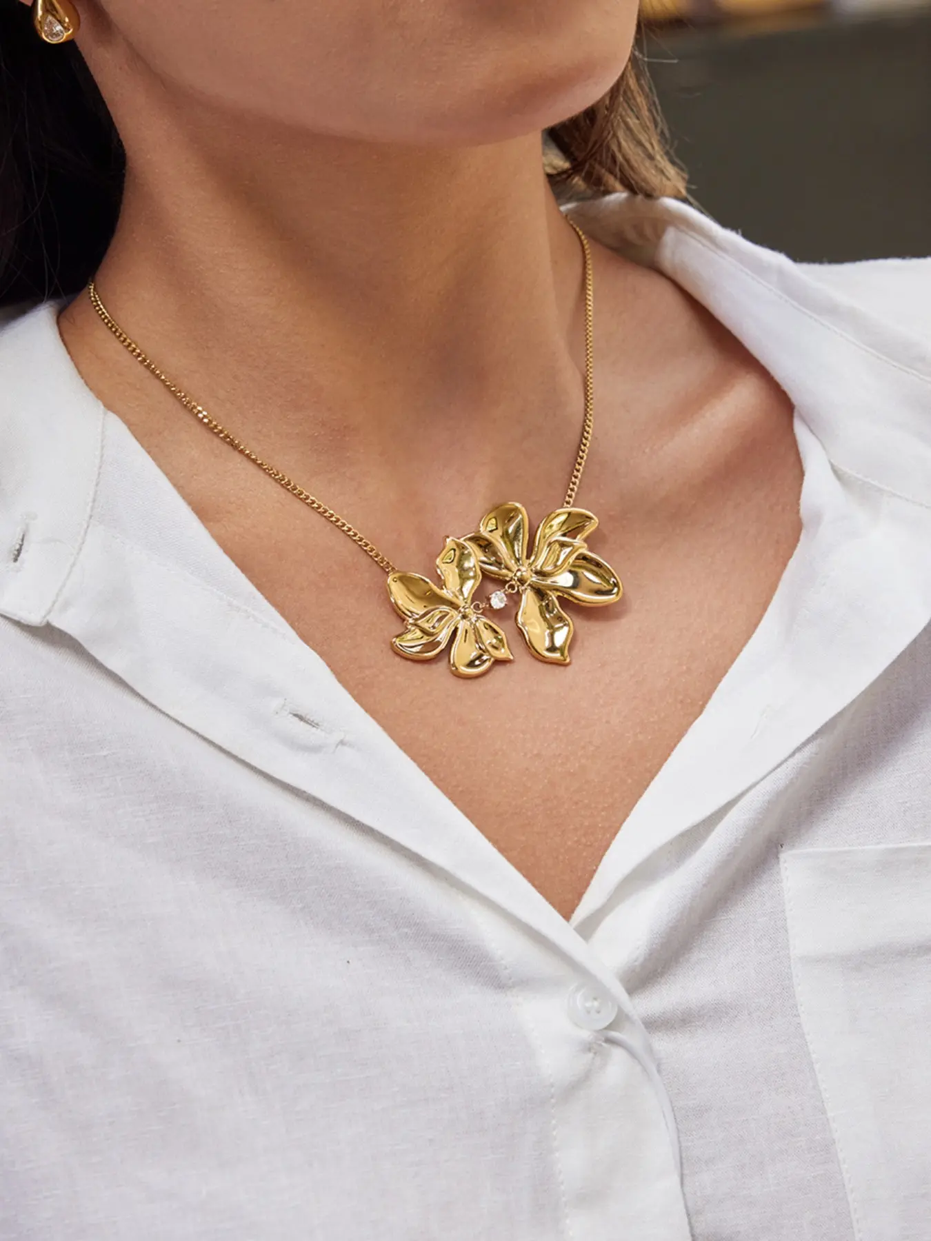 Ladies Necklace White Zirconium Bougainvillea Flower Stainless Steel 18k Gold Plated Waterproof And Anti Allergy Sweet Style Serene Texture Shiny Jewelry