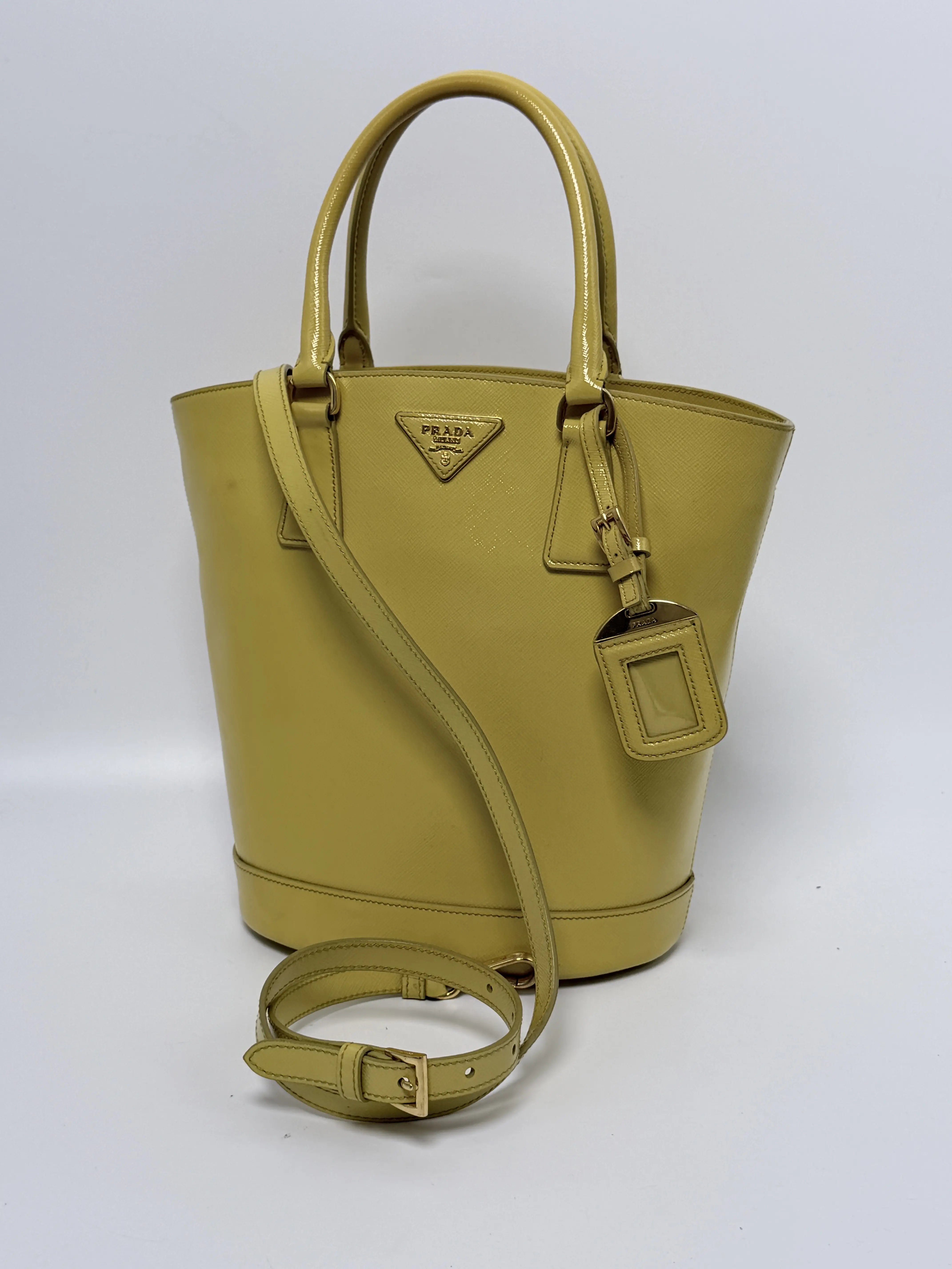 Pre-owned PRADA leather Shoulder Bags Saffiano Cuir Bucket Bag Yellow P004PR