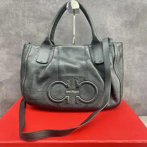 Pre-owned SALVATORE FERRAGAMO Leather Shoulder Bags 7.8'' R2589 Shoulder Bag C8908768243 0405 T3 Mia