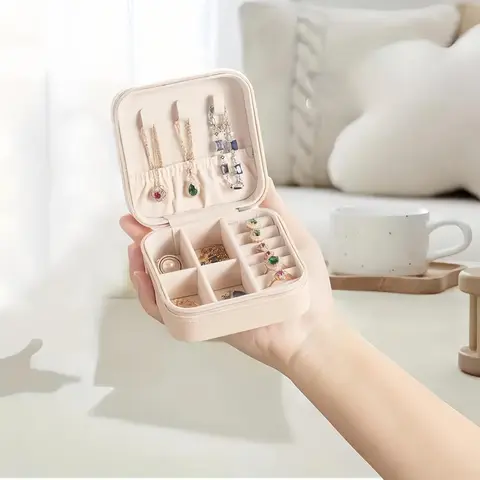 Portable Jewelry Storage Box, 1 Count Travel Jewelry Organizer, Travel Accessories, Jewelry Display & Packaging Box for Rings, Necklaces, Earrings, Bracelets, Durable Travel Accessory