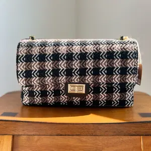 Tweed Texture Shoulder Bag Made in Italy, Versatile Crossbody & Handbag Style, Ideal for Everyday Use