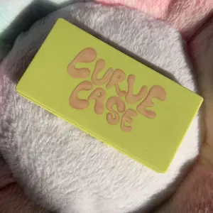 Made By Mitchell Curve Case Cream Makeup Palette, Portable Cream-Based Cosmetic Palette