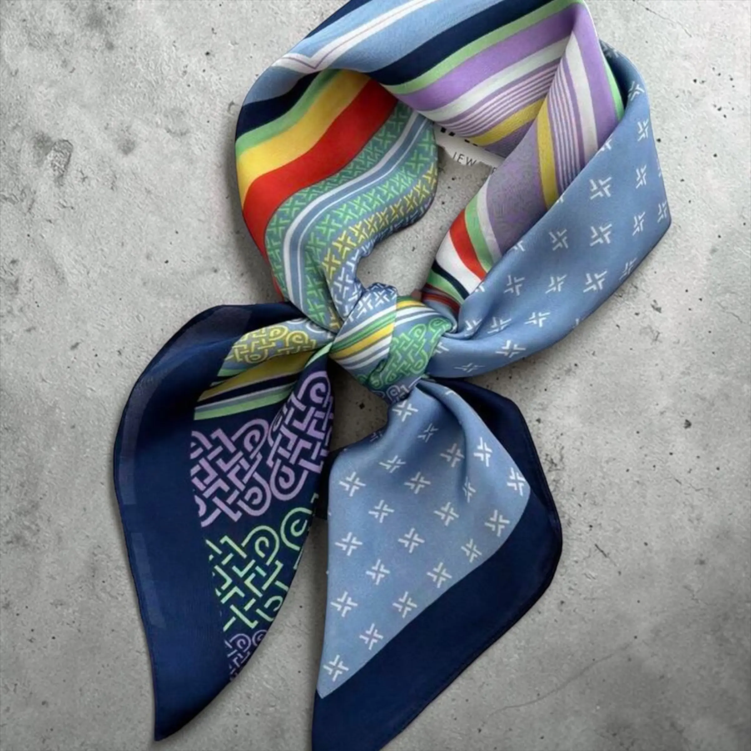 Fashion Geometric Scarf - Bold Colors, Breathable Materials, Luxury Everyday Neckchief Accessory