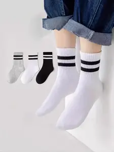 6 pairs of parallel bars striped socks, versatile black, white and gray, full of campus feeling, simple and easy to build, suitable for sports students aged 2-15.