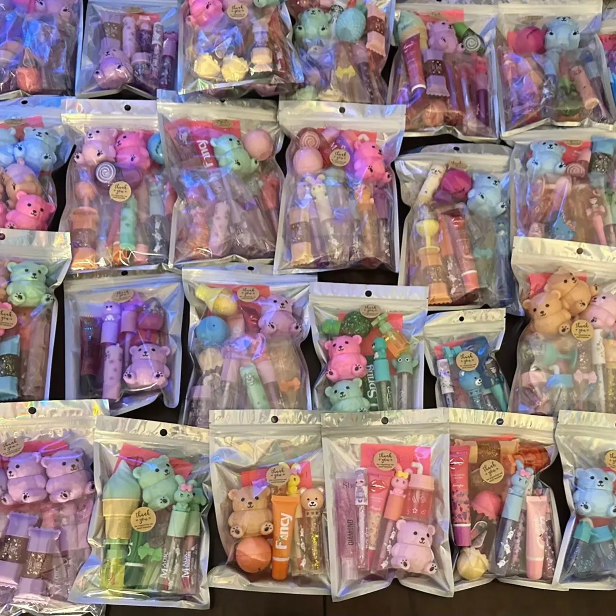 Liplgos mix bags 6 piezas Escoge el color de tu preferencia Liplgos mix bags 6 piezas Escoge el color de tu preferencia