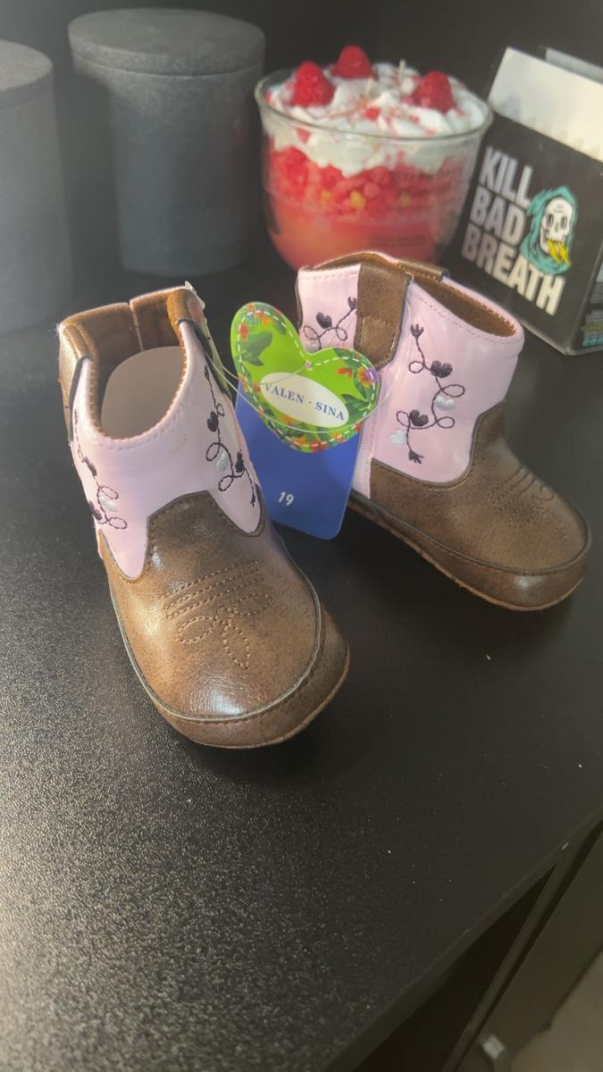 Item: Pink, 0-6 Months, 1