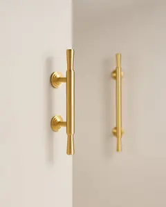 ASTORIA TAPERED CABINET PULL WITH ROSETTE ENDS