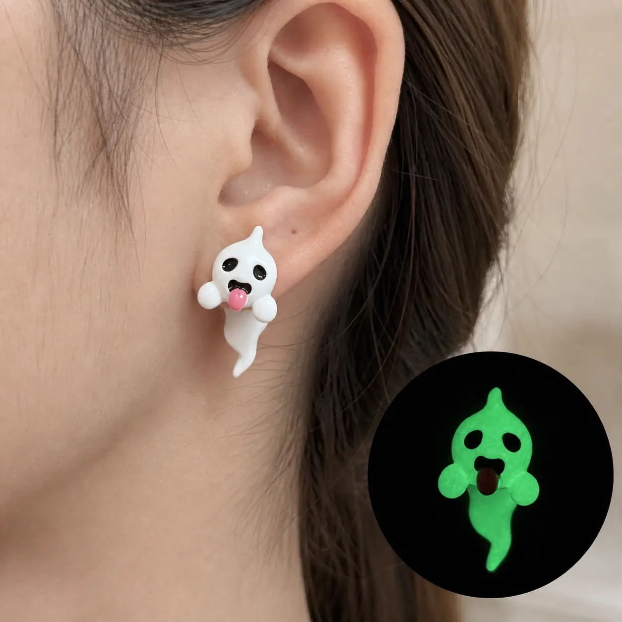 Glow in the Dark Ghost Stud Earrings for Women, Cute 3D Spooky Halloween Earrings, Luminous Statement Jewelry for Costume Party, Trick or Treat, Haunted House, Cosplay, Spooky Season Fall Gift for Girls