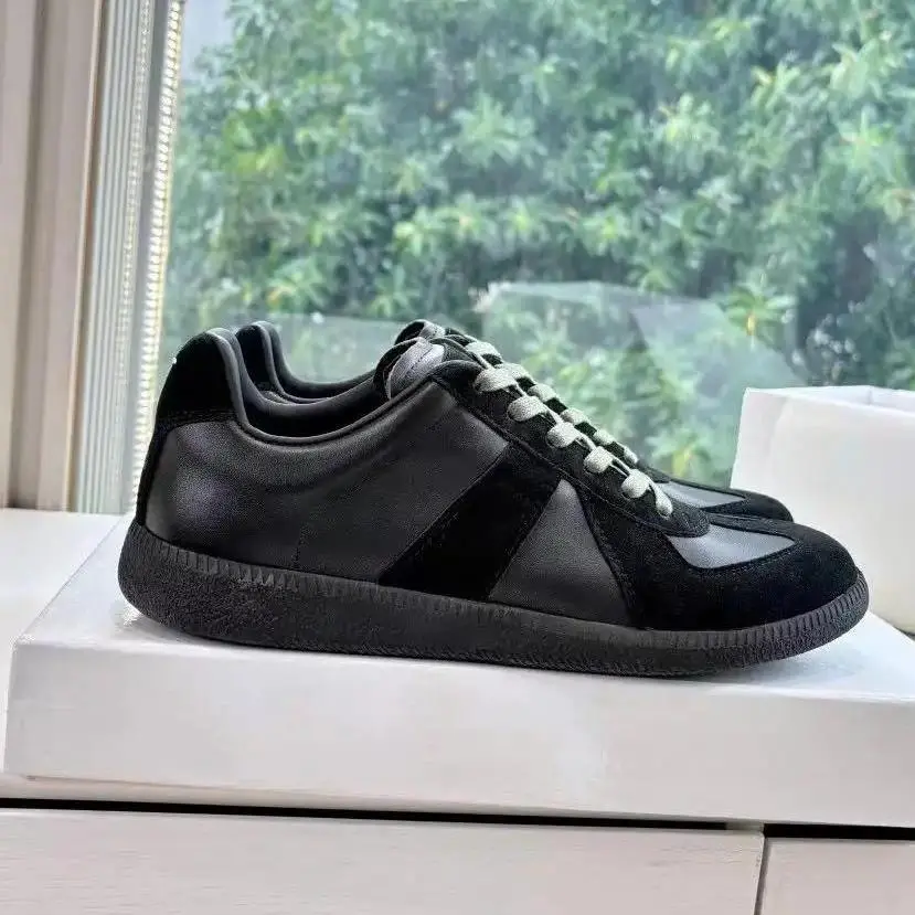 classic black and white with honey sole women's and men's cowhide and suede german army trainer casual couples' flat unisex tennis shoes