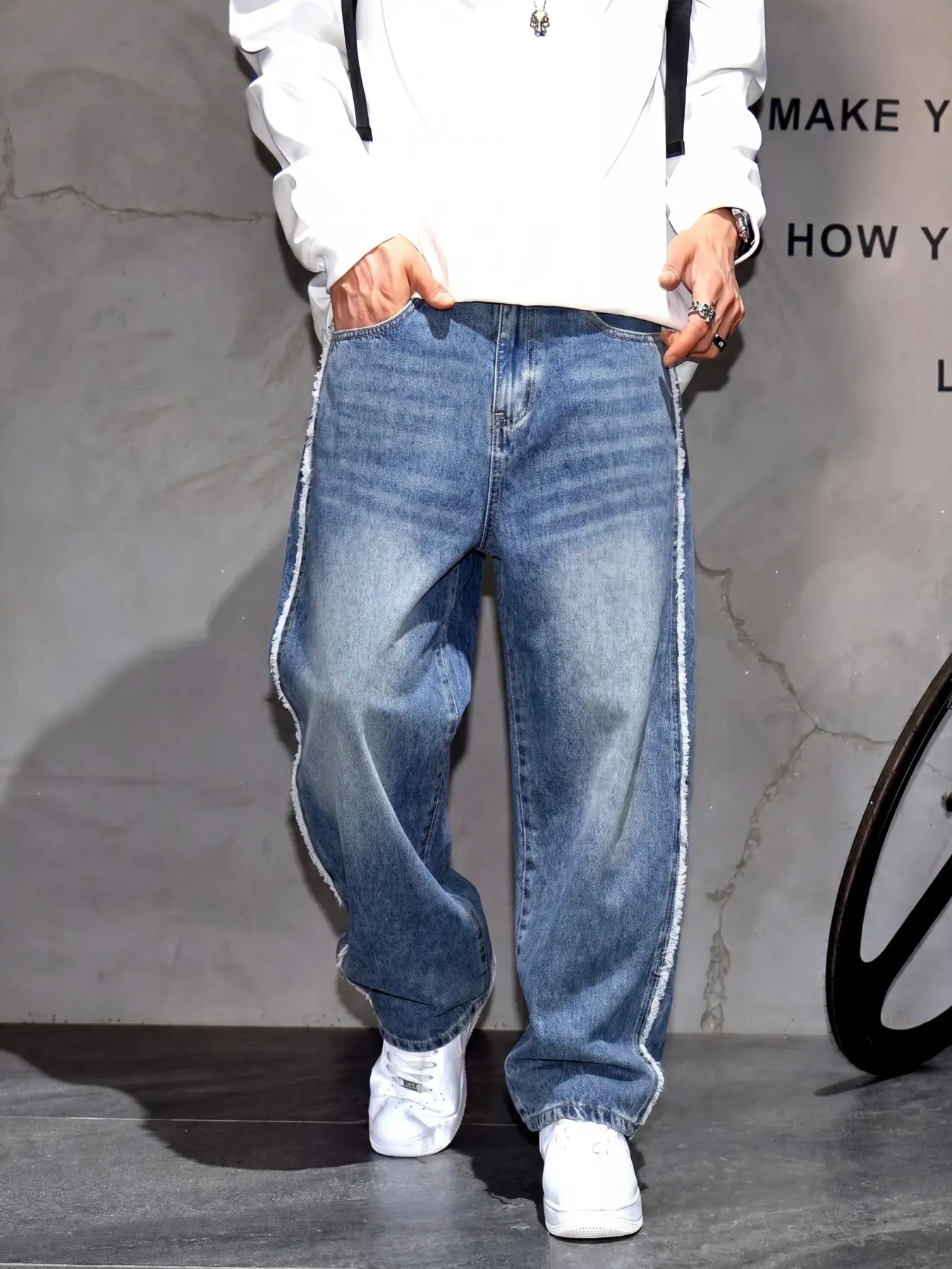 Men's Loose Baggy Wide Leg Denim Jeans, Vintage Medium Wash Bucket Pants, Side Frayed Hem Design, High Street Style Streetwear Fashion Casual Pants, Perfect for Sports Shoes