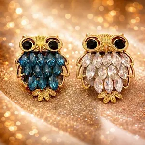 DIY Small Owl Embellishment with Crystal Clear Gems and Gold Accent for Beadable Pens - 1 Piece - Ideal for Individual Projects - Sparkle with Every Detail - Luxurious Finish.