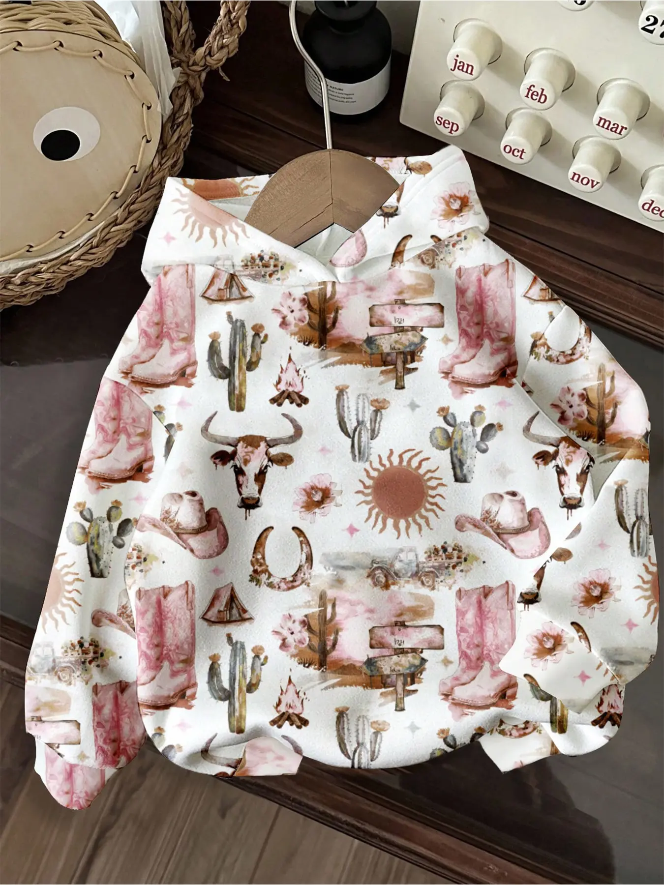Bandit Top Vintage Western Cowboy Pattern, Back-To-School Printed Women Fitted Long Sleeve Hoodie, Sweatshirts, Womenswear, Fashion Hoodies, Fall Winter Clothing, Fall & Winter Streetwear, Casual Everyday Individuality Trendy