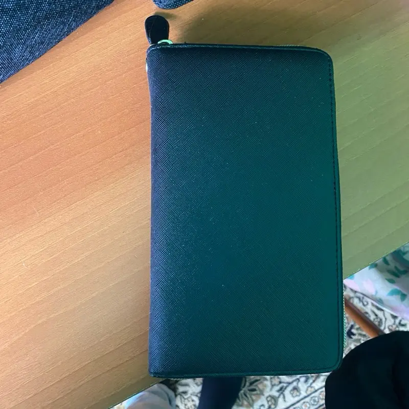 Large Black Saving Wallet - Sleek Design for Everyday Use