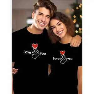 Love You Heart Gesture Couple Letter Pattern Couple Shirt, Fashionable Casual Loose T-Shirt for Couples, Perfect for Couples, Newlyweds, Valentine's Day and Holiday Parties, 220G, Moderate Thickness, Suitable as a Gift