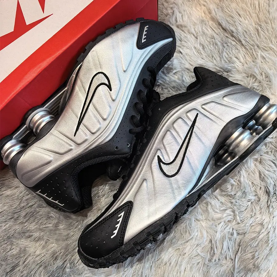 NIKE Shox R4 Men's Athletic Runner Sneakers - Metallic Silver, 1988 Retro Vibe, Shock-Absorb Comfort, Back-to-School Streetwear, Gym Footwear (HQ1988-007)