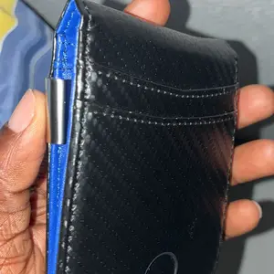 Men's Carbon Fiber Texture Wallet with Card Slots Ultra-Thin Design Built-in Money Clip RFID Anti-Theft Bi-Fold Card Holder