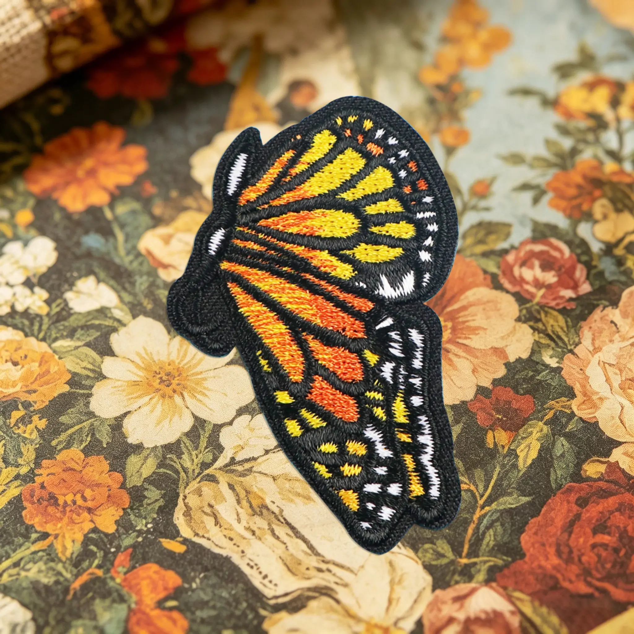 Butterfly Natural Embroidery Patch, Self-Adhesive Iron-On, Suitable for Clothes, Jackets, Hats, Accessories, Butterfly Embroidered, 1 Piece, Embroidered Patches