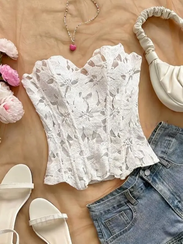 Women's Sleeveless Hollow Floral Lace hourglass Corset Bustier- Elegant Style, Strapless Sweetheart Neck, Lace-Up Back, Slim-Fit Short Crop Busatier,Suitable for dating/party wear
