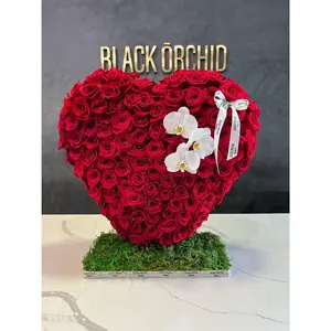 Big Heart of red roses