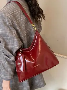 Niche design luxurious one-shoulder messenger bag, metal buckle classic personality versatile commuter casual shoulder bag, one-shoulder underarm bag, retro lazy wind everyday versatile suitable for office workers, shopping and so on.