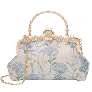 BWINKA Retro Shoulder Chain Messenger Clutch Chinese Style Embroidered Jacquard Women's Evening Bags with Relief Flower Pattern Kisslock Closure