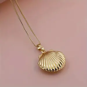 Women's Shell-Encrusted Heart Box Pendant Necklace - Openable Locket Gift Suitable for Daily Wear & Special Occasions, Year-Round Elegant Shell & Accessory