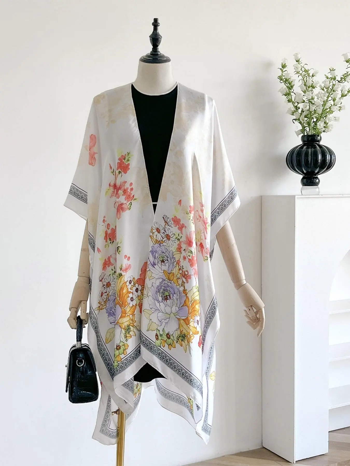 Women's Floral Print Open Front Cape Shawl, Loose Casual Cottagecore Lightweight Scarf for All Seasons, Fashion Accessories for Women & Girls, Clothes